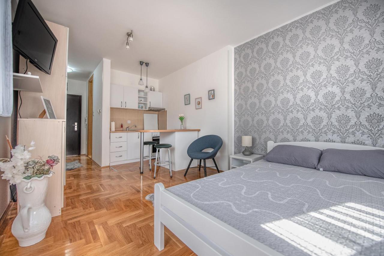 Stella Modern Apartment 2 Novi Sad Esterno foto